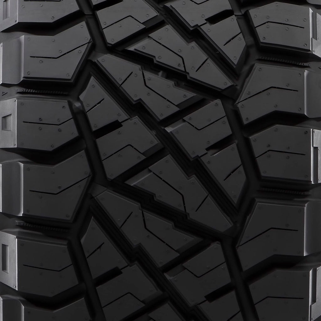 275/60R20 116T XL Tire A68444